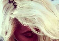 Real Hooker Takes A Facial