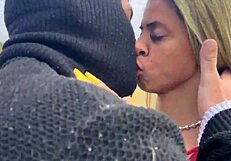 Casada Batendo Um Bolão No Campo Pelada Dando O Cuzinho E Peladinha No Campo De Futebol