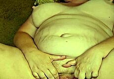 hey, foot fetish cumming on pussy feels so good 😍 wanna try this wet action?