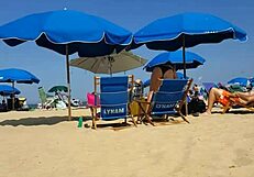 candid beach slut in bikini hidden