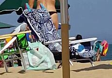 candid beach slut in bikini hidden