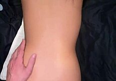 une thaïlandaise de 18 ans baisée hard creampie