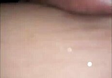 ella tiene un orgasmo y se chorrea mientras le doy de a perrito con detalles amateurs