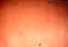 ella tiene un orgasmo y se chorrea mientras le doy de a perrito con detalles amateurs