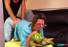 Preciosa Rubia Española con el Cuerpo Perfecto Cambia de Imagen - First Time Fucking and Riding!