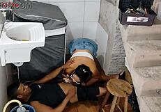 Transou com o encantador enquanto seu marido não estava em casa