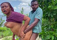 लागोस लगून में गर्लफ्रेंड के साथ क्रेजी आउटडोर चुदाई