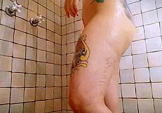 giantess invites you to watch her shave, but be careful with the water