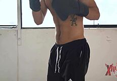 mujeres calientes chupan polla entrenador box