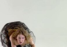 A sexy girl demonstrates her amazing gymnastic talents.