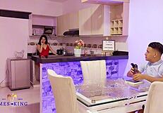 hermanastra cachonda tiene sexo salvaje en la cocina 😈