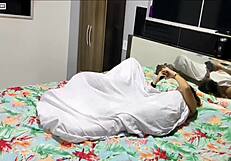 Vadia performs siririca and gets fucked hard until the guy cums