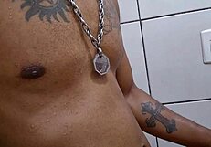 ate the neighbor in her bathroom then we went to my place 😏