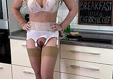 breakfast time with cherrylcolle, she's so sexy