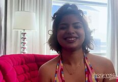 क्यूट हेजल हार्ट अंकल के साथ चुपके से?