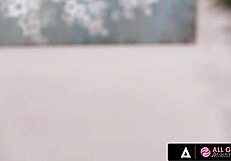 Busty Client Rubs Bush With Masseuse During Scissoring Massage