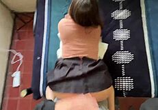 Colegiala amateur follada con falda y calcetines después de clase!