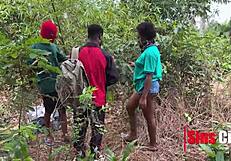 क्या तुम इस नाइजीरियन थ्रीसम को अजनबियों के साथ हैंडल कर सकते हो?