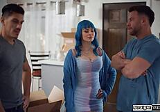 why did the babe kick out her bf? to fuck her brother-in-law!