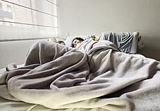 these night pillow games with my bestie are so much fun 😘