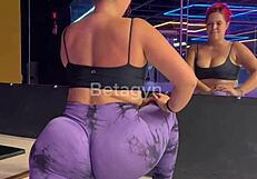 I sucked the gym staff while my husband was working out.