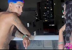 o safado tomou azulsinho pra aguentar mais tempo enquanto a puta sofre na rola