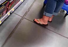 Oh wow, that super sized big ass in tight jeans is begging for attention!