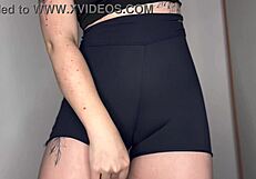 Hey, wanna see this juicy cameltoe fetish at the gym?