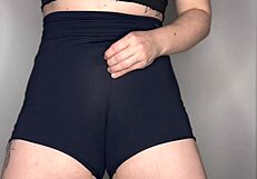 Hey, wanna see this juicy cameltoe fetish at the gym?