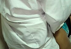 Vamos brincar de médico ginecologista usa câmera dentro da buceta da paciente e fode gozando sua grande buceta