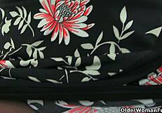 British Nanny Tigger Spreads Her Old Cunny