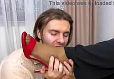 horny female boss drops pantyhose for employee pussy worship