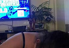 Kelly Lambendo Bolas Do Marido Beijo Grego