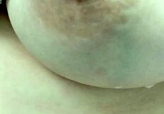 Milf Italiana Scarica La Tetta Dura E Piena Di Latte Caldo