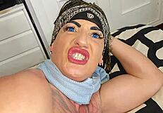 she's a muscular milf destroying her giant dildo with deepthroat and sucking