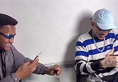 três amigos bem novinhos cheio de fogo dividem a rola grande de um negão