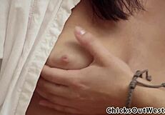 Australian Lesbian Uses Vaginal Toy For Real Orgasm