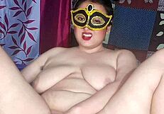 Hot Alisha Bhabhi masturbates!