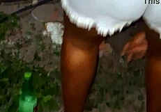 Vizinha Da Bunda Grande Limpando O Quintal Com Intensidade