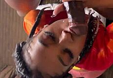 काले बड़े लंड को गले तक लेती इंटेंस चूसाई