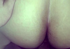 peguei minha meia-irmã de quatro sozinha em casa