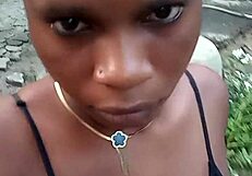 Entertaining compound men with my curvy body – who can be this generous?