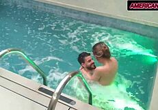 took the woman to the motel to relax, arriving there she wanted to fight but after a good time in the pool she became calm