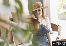 watch this natural redhead fingering her juicy pussy