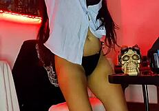 intense perreo dancing with karol g and alicia keys in my first live show watch it until the end if you want to cum with me i masturbate on cam for you face a