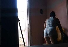 Morena Latina De Gran Culo Seduce A Su Padrastro