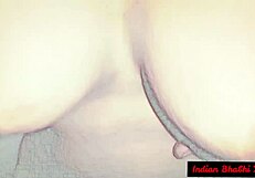 आंटी बड़े काले लंड वाले देवर पर सवार होकर चुदाई करती है