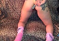 Bleubrutalrose - Orchid Mantis Sexy Pawg Milf In Latex Skirt And Boots Shakes Her Big White Ass Before Sucking A Big Cock And Getting Fucked Roughly Latex Fetish Latex Skirt Latex Heels