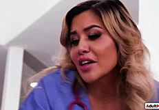 पांच मिल्फ डॉक्टर्स नर्सेस जवाँ मरीज 18+ को मोटे लंडों से नॉनस्टॉप चोदती हैं