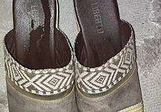 cum on my stepmom's heels omg so dirty